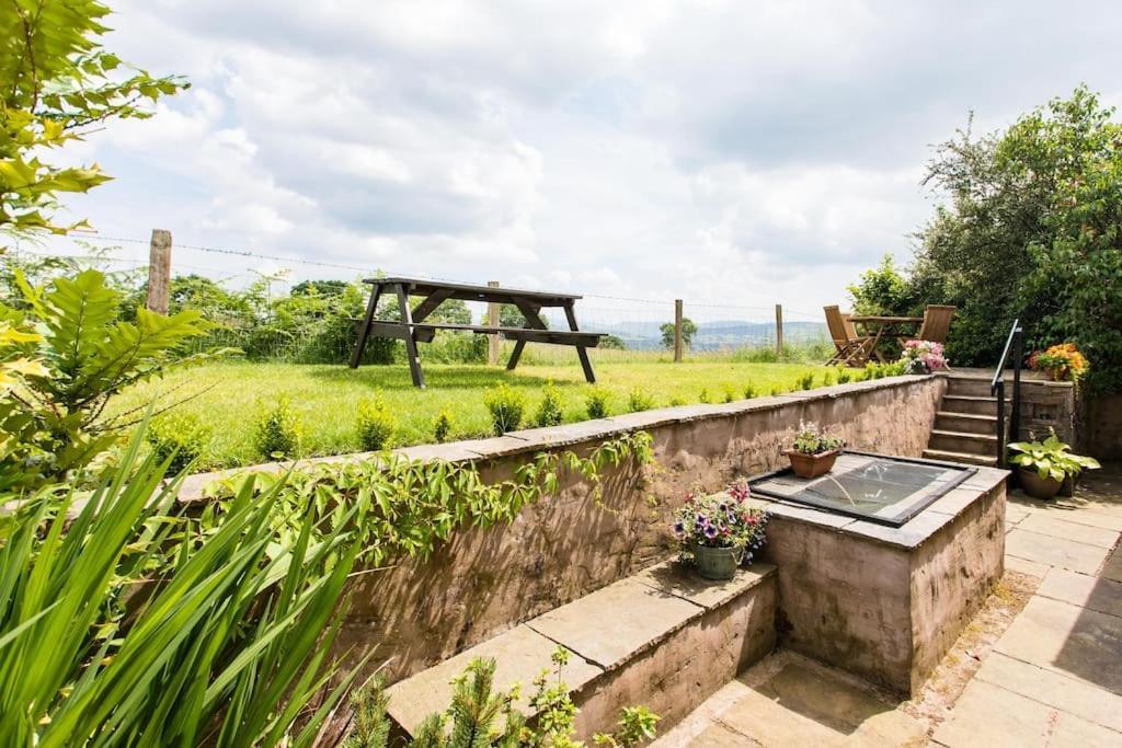 Perfect Cottage Retreat Near The Brecon Beacons Llanwrda ภายนอก รูปภาพ