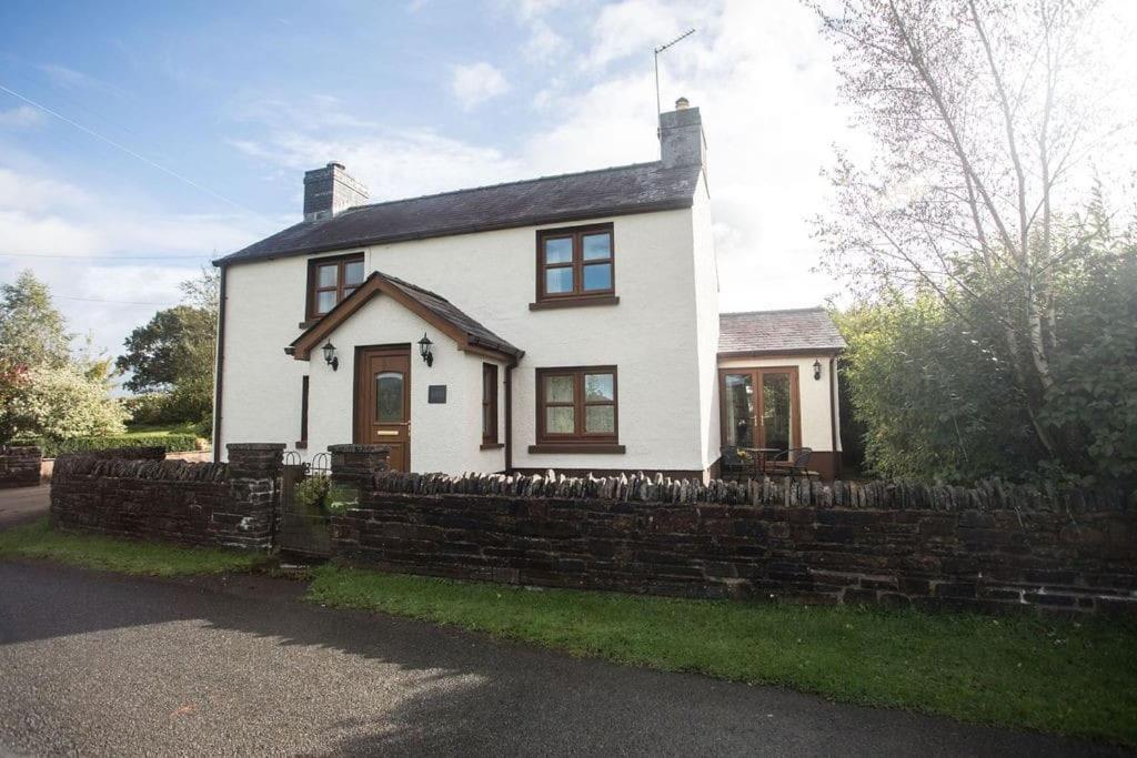 Perfect Cottage Retreat Near The Brecon Beacons Llanwrda ภายนอก รูปภาพ