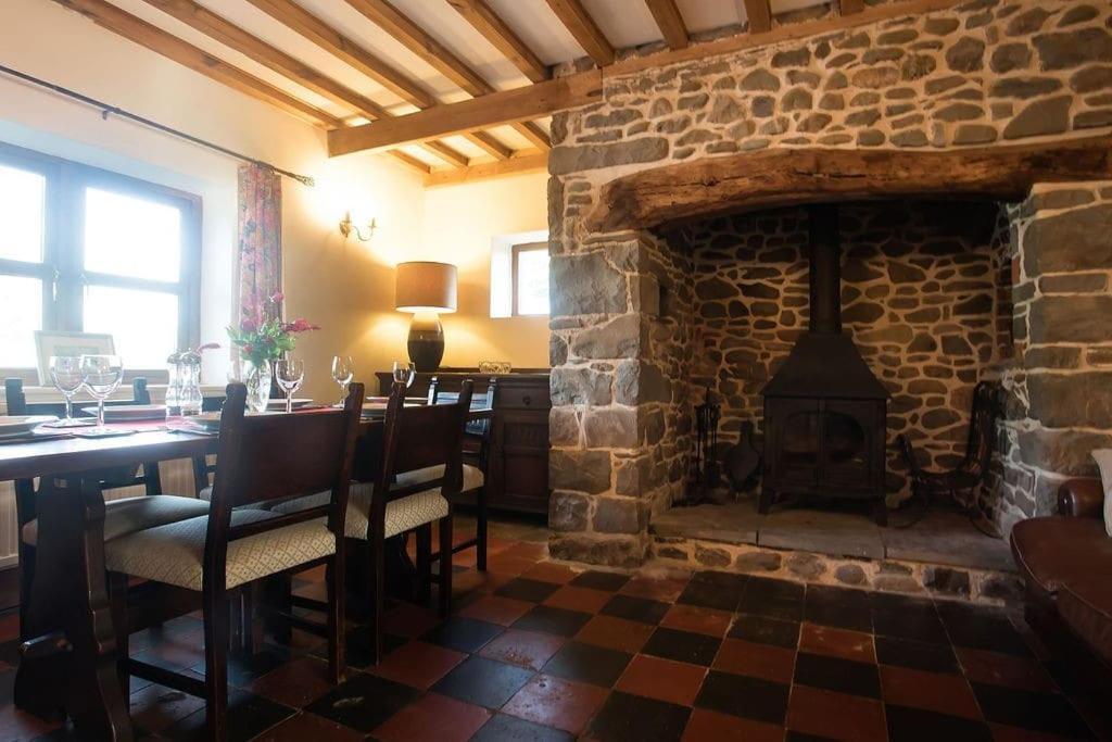 Perfect Cottage Retreat Near The Brecon Beacons Llanwrda ภายนอก รูปภาพ